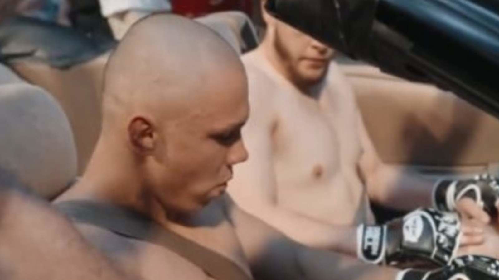 WATCH: Dropped on the front seat! Peculiar MMA match-up takes place in car