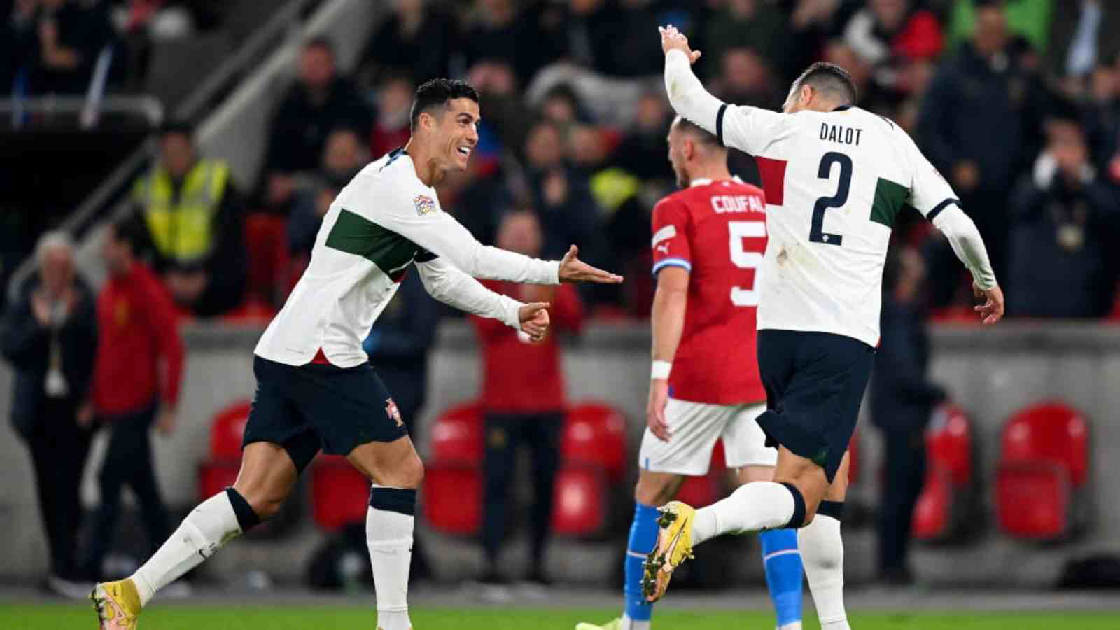 “Little pitbull goalscorer”- Cristiano Ronaldo appreciates Diogo Dalot after his brace against the Czech Republic