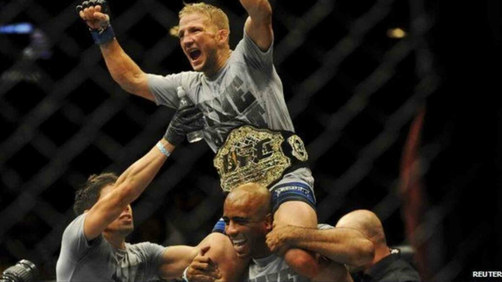 TJ Dillashaw defeats Renan Barao to become bantamweight champion in 2014.