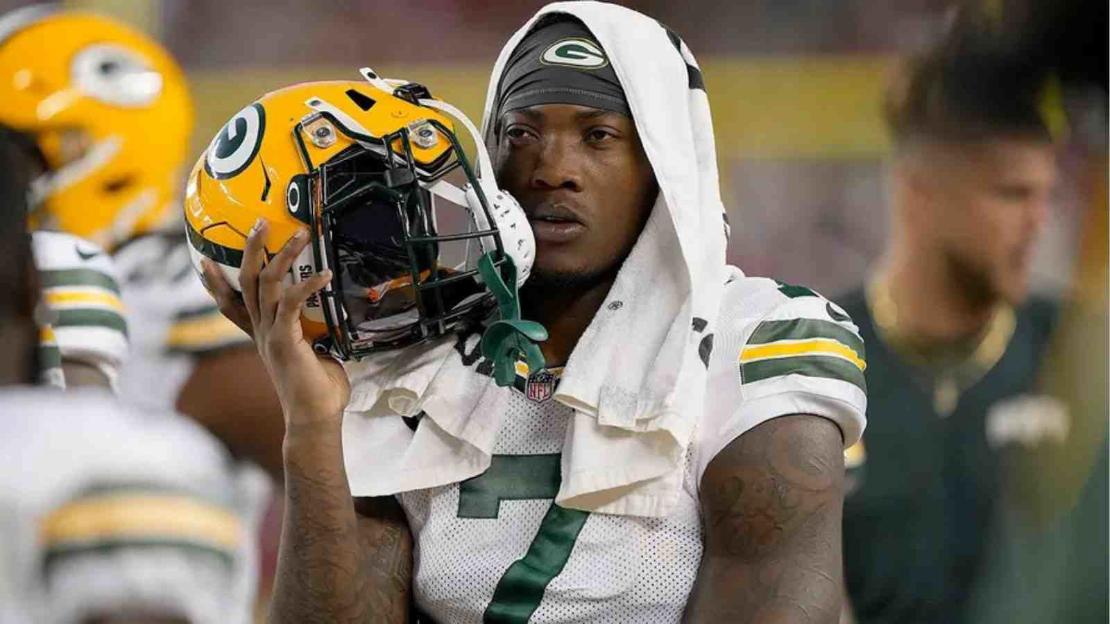 “An EMBARRASSMENT”: Watch Packers rookie Quay Walker get criticized for taking a swing at a practice squad tight end