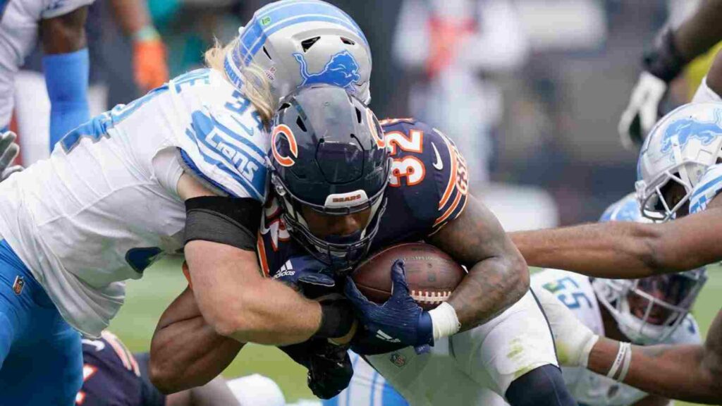 Watch: "No excuse for assault," NFL Twitter condemns the Bears fan that pushed the Lions fan after suffering a devastating home loss 1 Detroit Lions v Chicago Bears