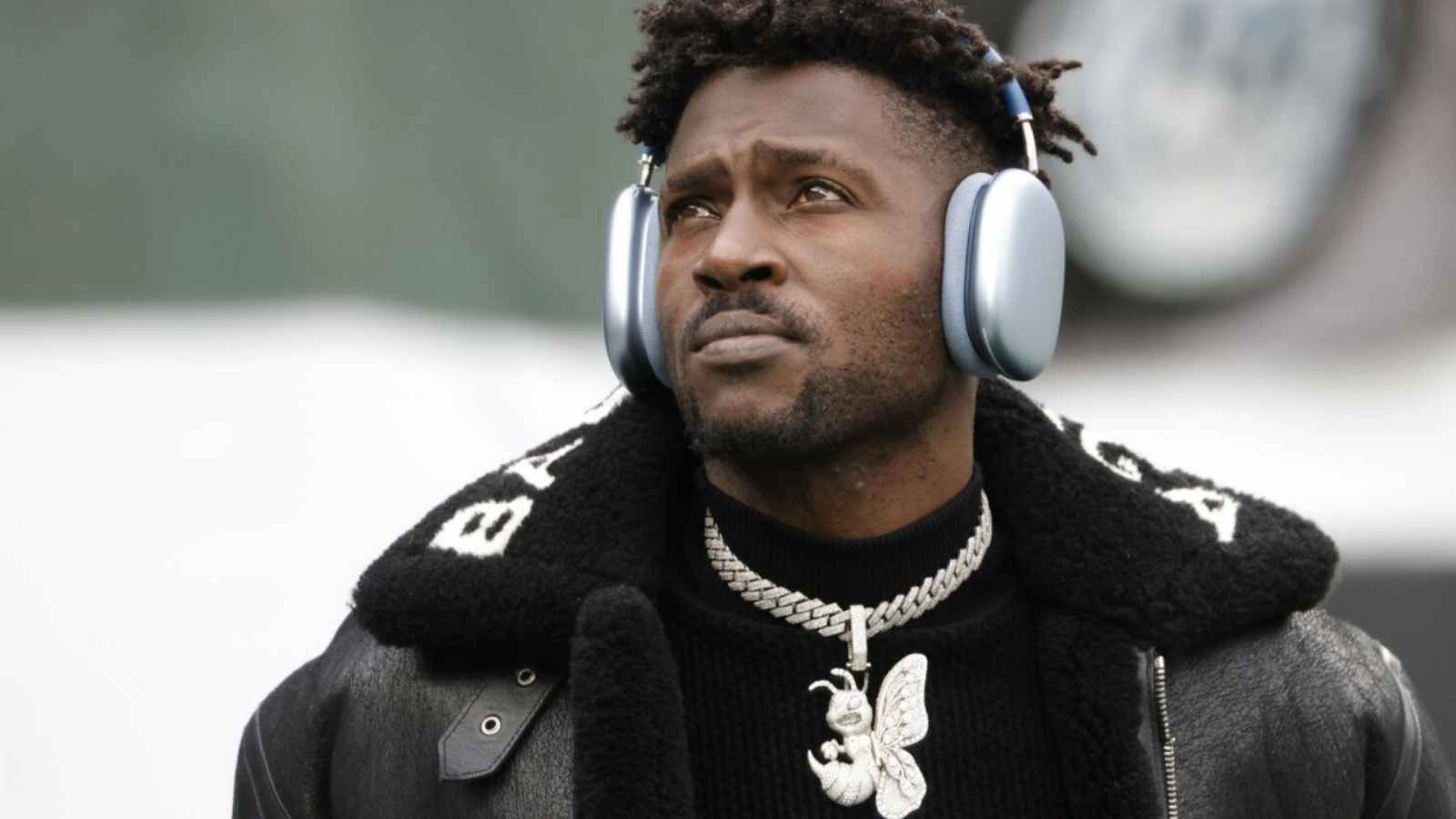 Chaos unfolds as ex-NFL star Antonio Brown locks himself and refuses to turn himself in to the police over domestic violence charges