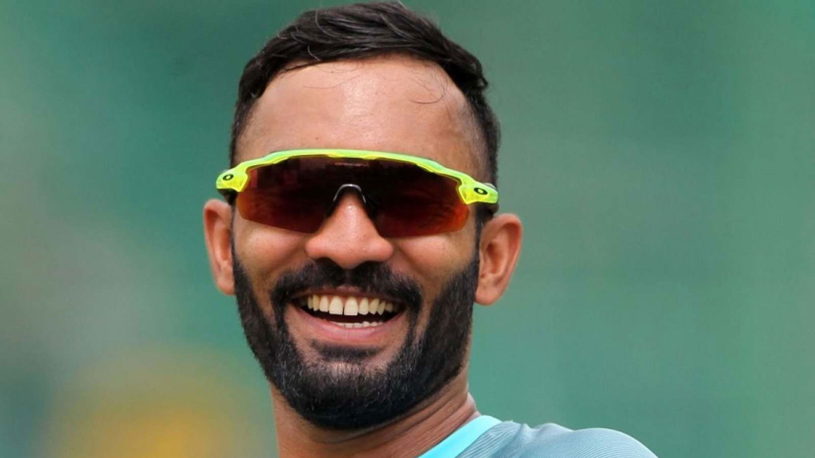 Dinesh Karthik trolls his fellow cricketers who have their birthday today in his latest tweet