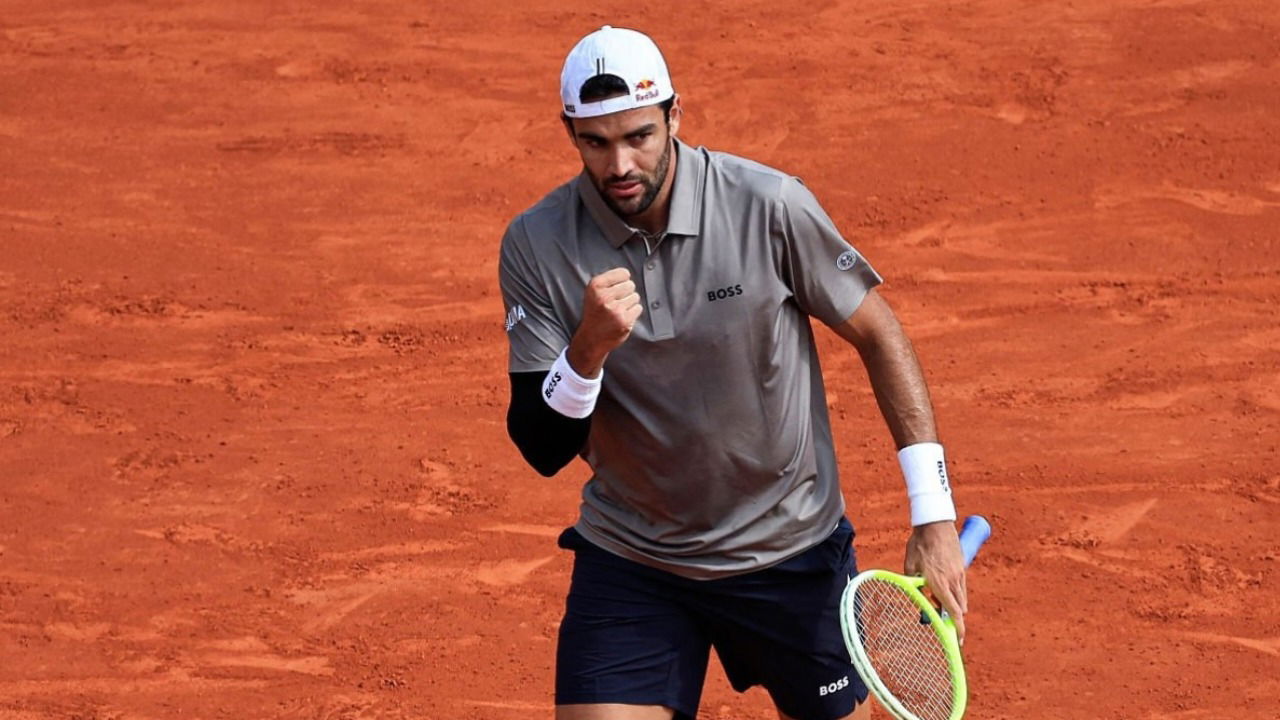Matteo Berrettini Vents Frustration After Roland Garros Retirement Due to Hip Injury: “I’m Fed Up”