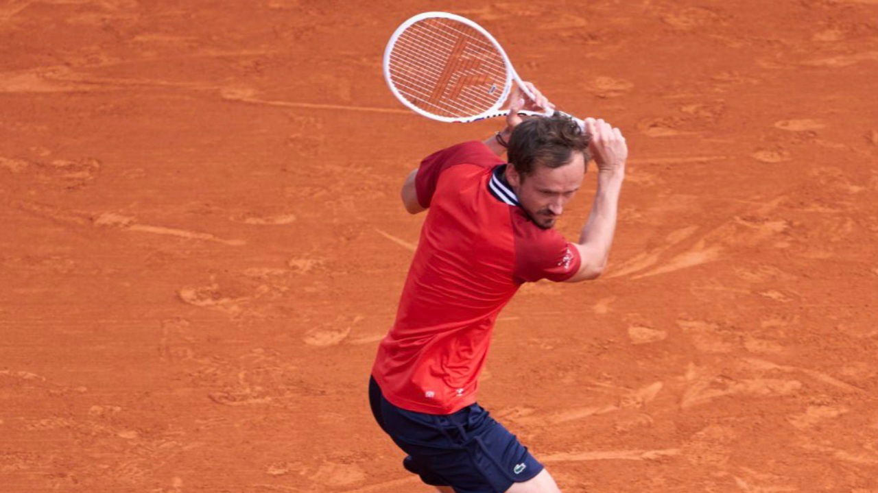 “Bro Is Making It Difficult For Himself” – Fans Wonder At Daniil Medvedev’s Ability to Play Five-Setters Consistently After Roland Garros Exit