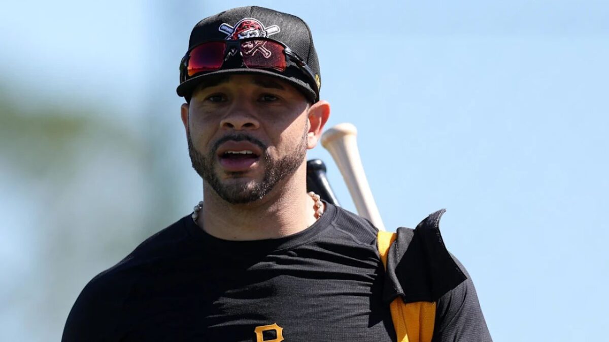Pirates' Tommy Pham receives 1-game suspension from MLB for inappropriate gesture towards fans 1 Tommy Pham