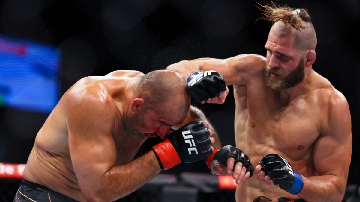"He is a lunatic" - UFC star Jiri Prochazka's bizarre immunity training has fans puzzled 3 Jiri Prochazka's weird fighting style