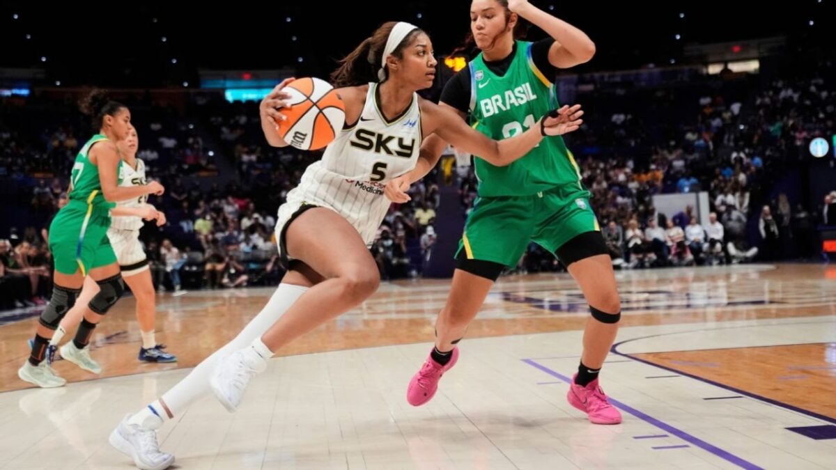 Fans in awe of Angel Reese improvements in first Sky preseason game: "WNBA’s version of Anthony Davis" 3 Angel Reese seems to have worked on her all-round game in the offseason