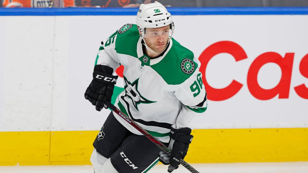 “Biggest choke job in franchise history”- Fans react as Mikko Rantanen STUNS former team Avalanche with hat trick in Game 7 victory