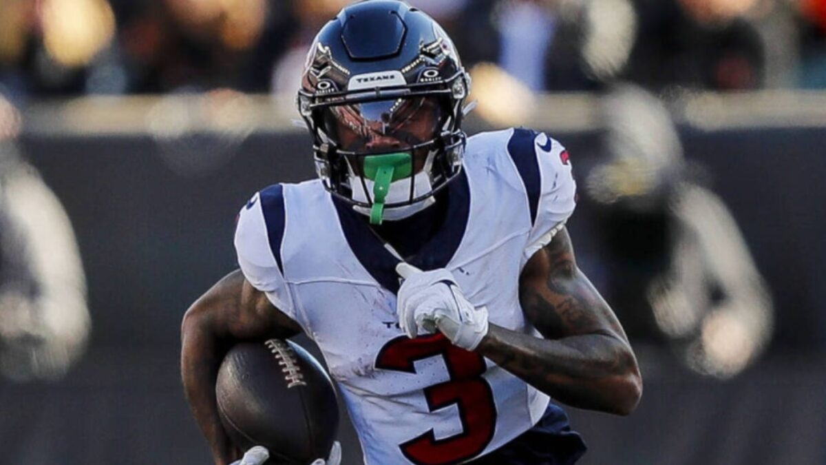 Texans' Tank Dell stands firm despite a major setback on his rehab 2 Texans' Tank Dell stands firm despite a major setback on his rehab