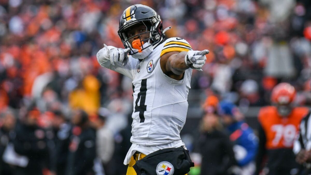 George Pickens Reportedly Wants to Prove His Worth to Jerry Jones Before Securing a Mammoth Contract 2 George Pickens (3)