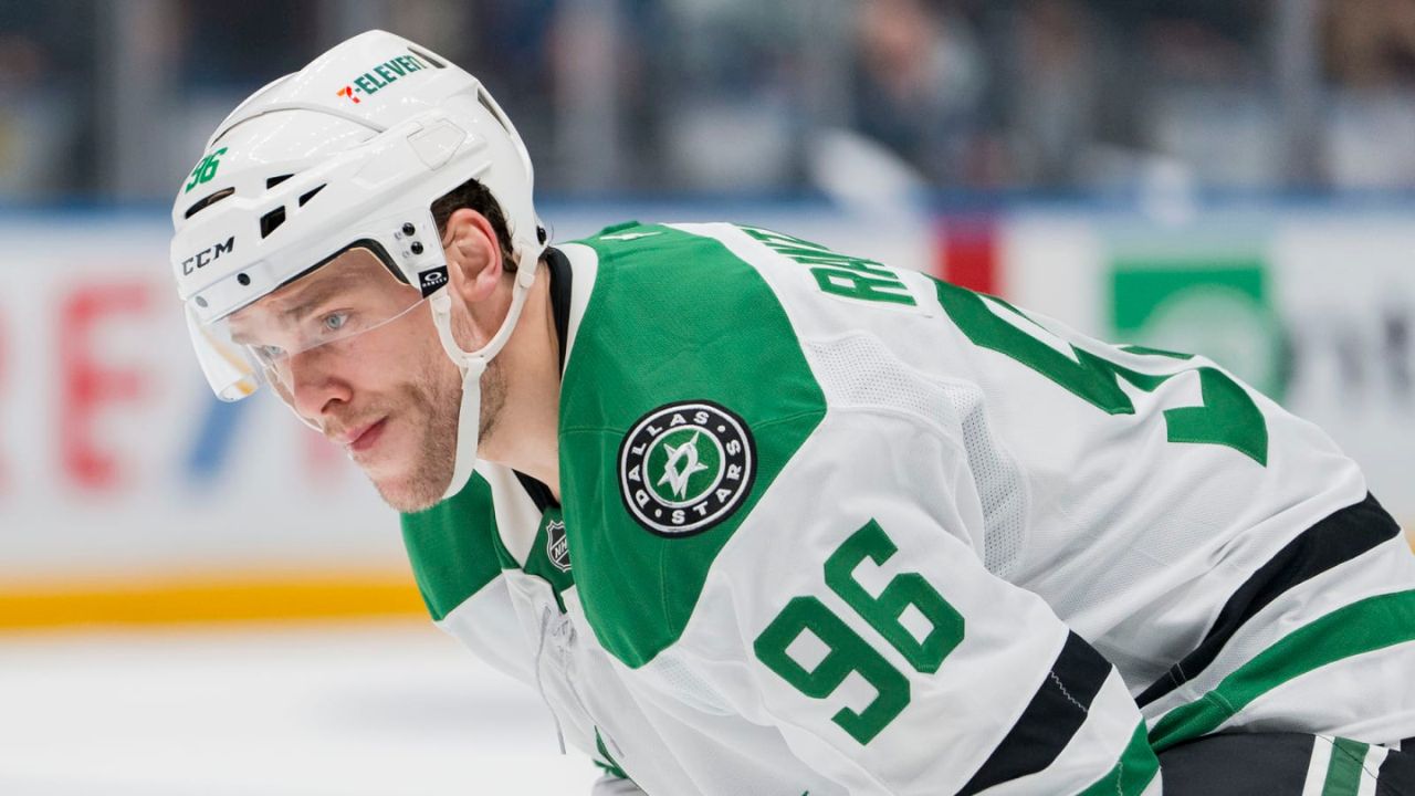 Mikko Rantanen’s Hat Trick Against Jets in Game 1 Has NHL Fans HYPED Up: “Dude Is a Stud”