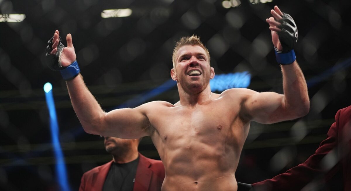 When is Dricus Du Plessis vs Khamzat Chimaev? UFC Middleweight Champion Drops Update 3 Dricus Du Plessis talks in detail about the African UFC event