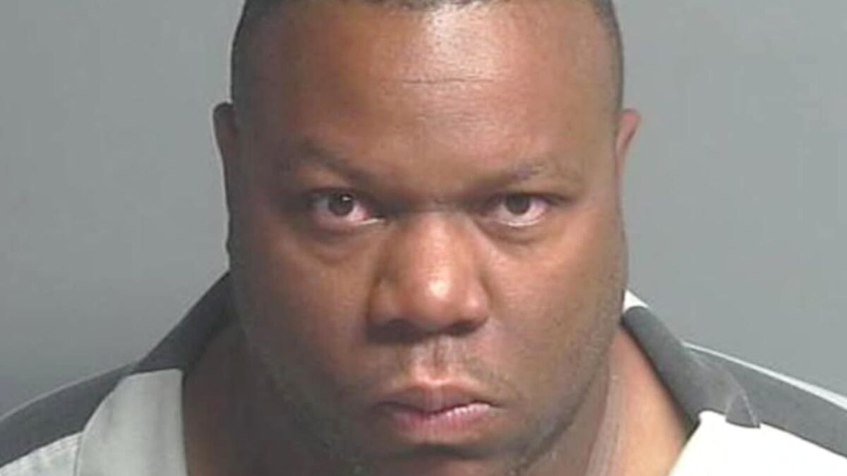 Former NFL Player Gets 30 Years of Prison Time for Brutal Murder of Girlfriend 2 Former NFL Player Gets 30 Years of Prison Time for Brutal Murder of Girlfriend