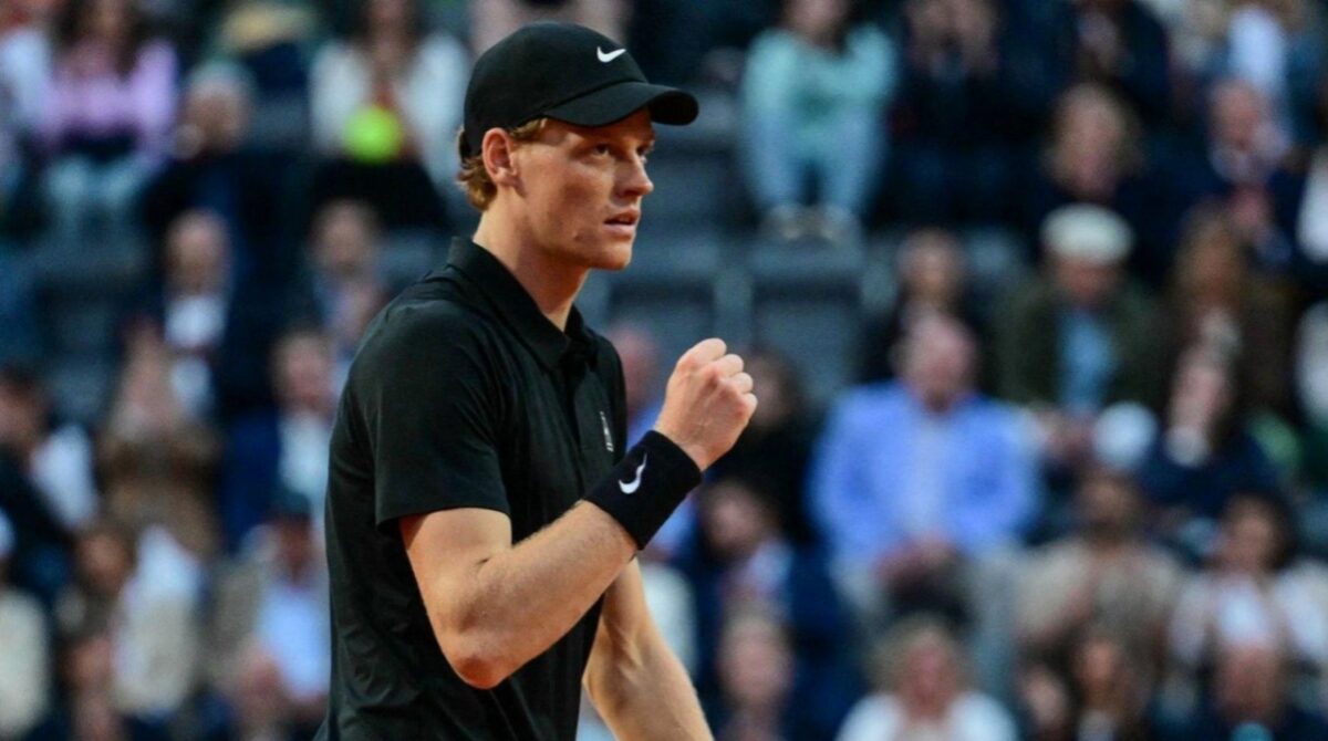 Jannik Sinner Suffers a Huge Injury Scare Ahead of the Rome Masters Final Against Carlos Alcaraz 2 Jannik Sinner (2)