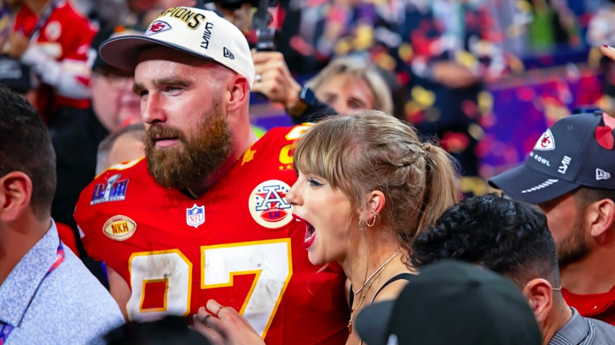 Taylor Swift-Travis Kelce Romance Hits Philly for a Heartwarming Mother’s Day Visit 2 Taylor Swift-Travis Kelce Romance Hits Philly for a Heartwarming Mother’s Day Visit