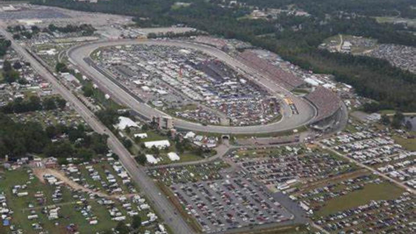 4. Darlington Raceway (Darlington, SC)