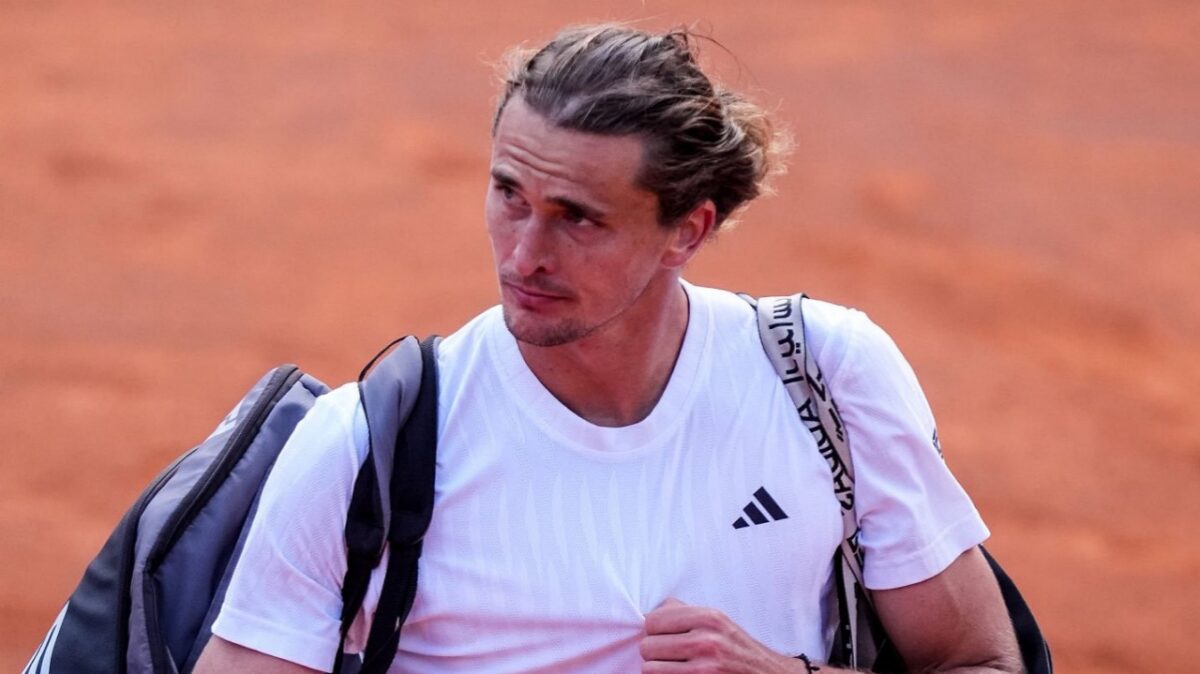 Alexander Zverev Says He "Threw up 37 Times" Before His Shocking Second-Round Loss at the Hamburg Open 1 Alexander Zverev (via X/Universe tennis)