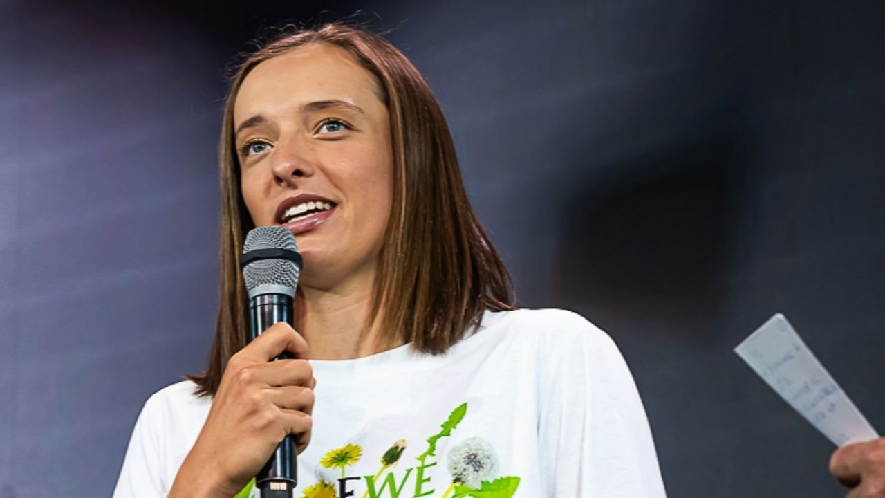 Iga Swiatek Admits She’s Struggling to ‘Figure Out’ How to Win Ahead of Roland Garros Title Defence