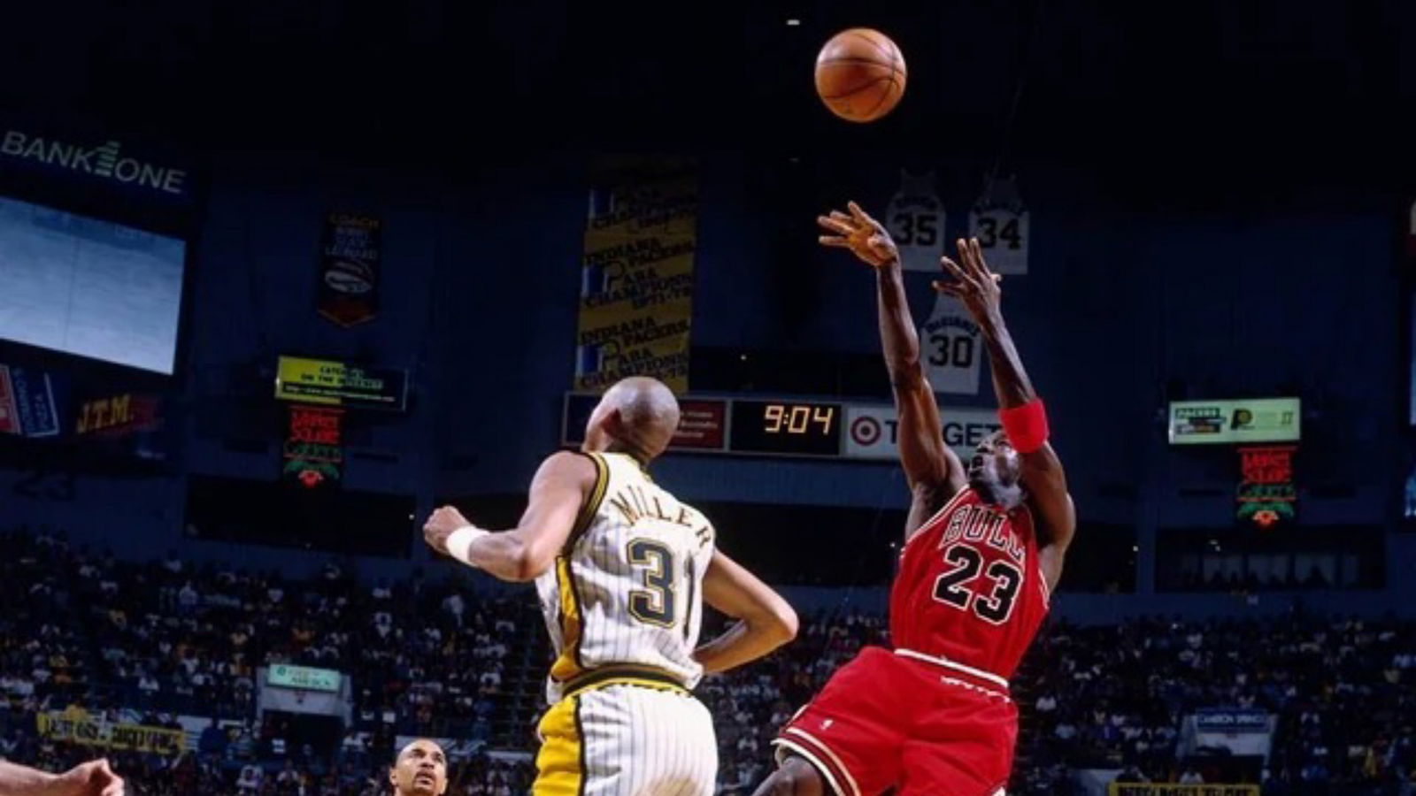 8) Michael Jordan – Mid-Range Fadeaway