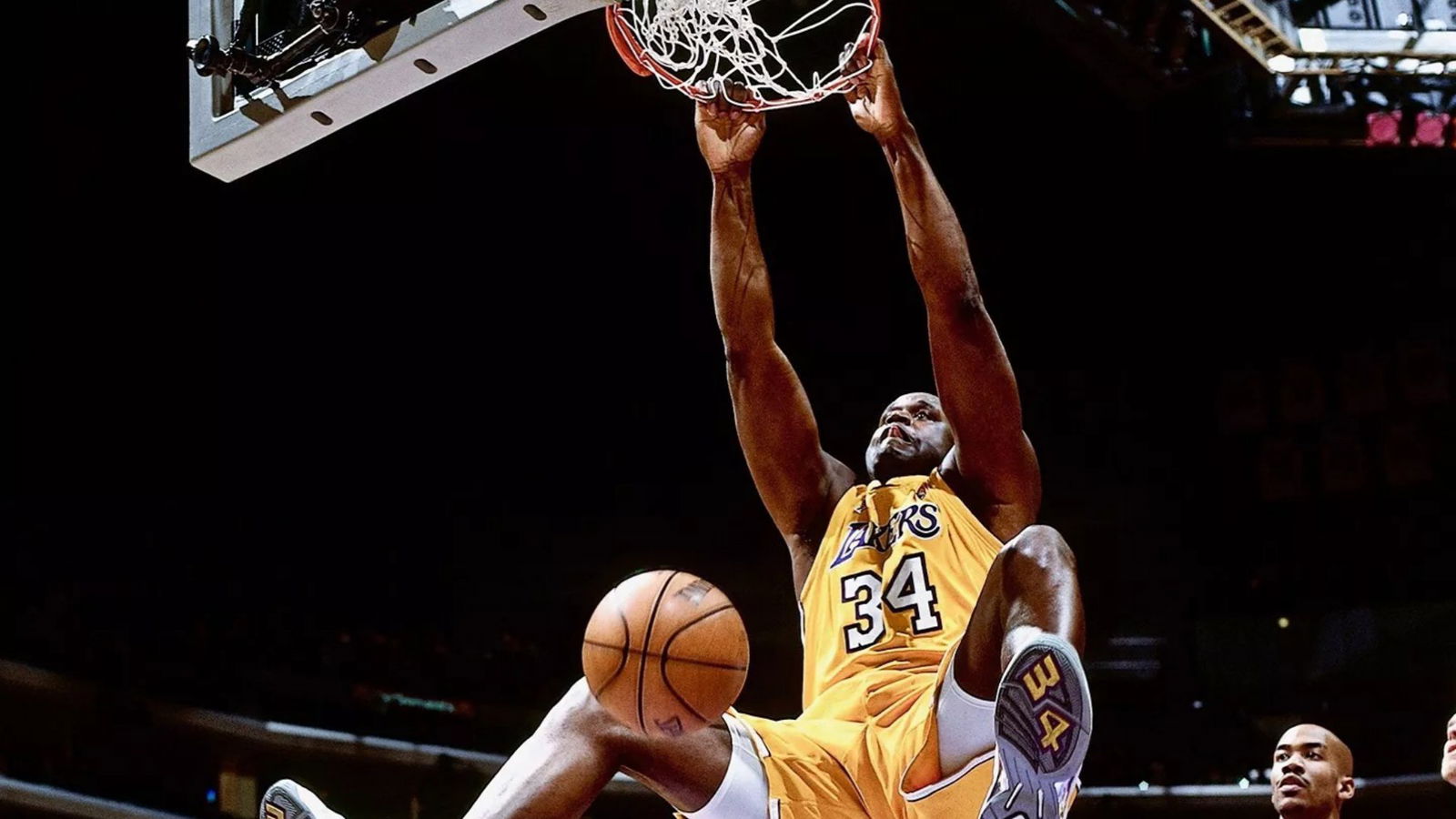 4) Shaquille O’Neal – Power Drop Step Dunk