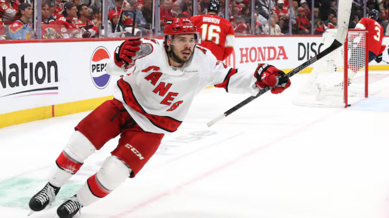 Hurricanes Breaking 19-Year Winless Drought in Eastern Conference Finals Ignites HILARIOUS Reactions Among Fans: “We Won the Super Bowl”