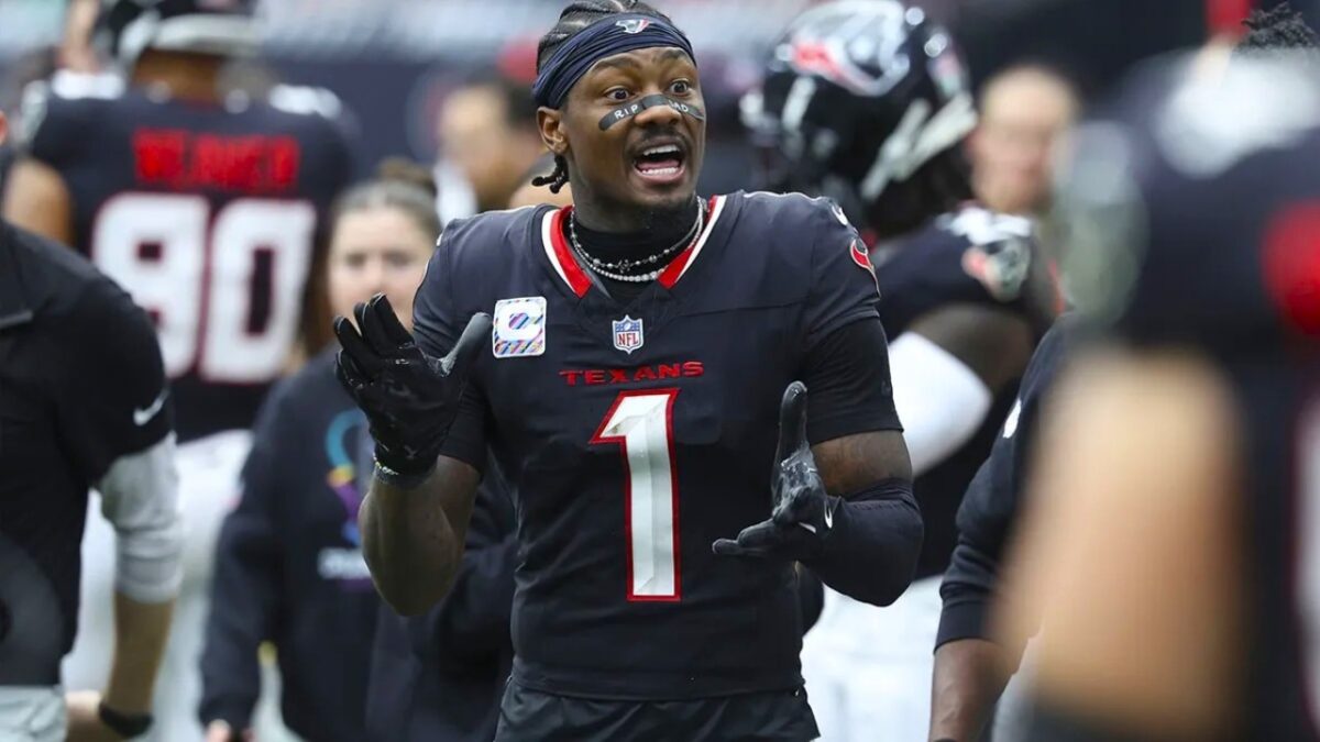 Stefon Diggs’ Extravagant Party Boat Shenanigans Don’t Sit Well with Mike Vrabel 1 Patriots Mike Vrabel Sternly Reacts to Stefon Diggs' Party Boat Video "We Want to Make Great Decisions On and Off the Field"