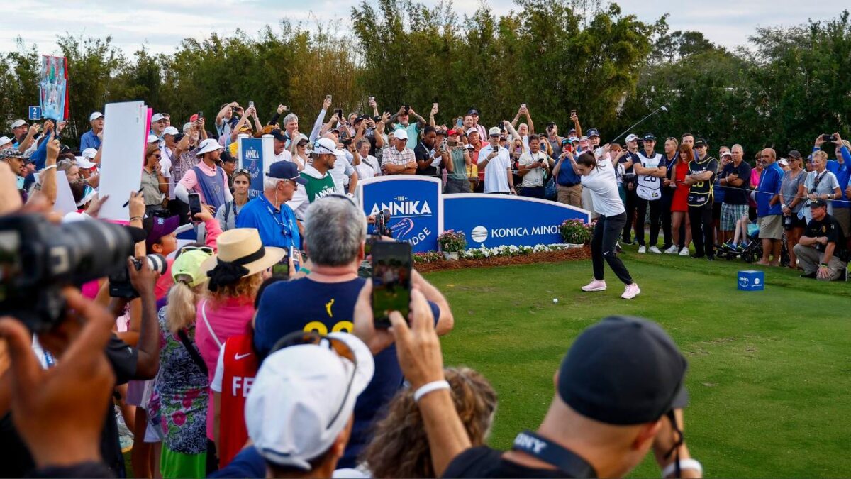 Hockey Legend Wayne Gretzky Credits Caitlin Clark for 'Taking Over the World' 1 Fans thronged The Annika to watch Caitlin Clark play golf