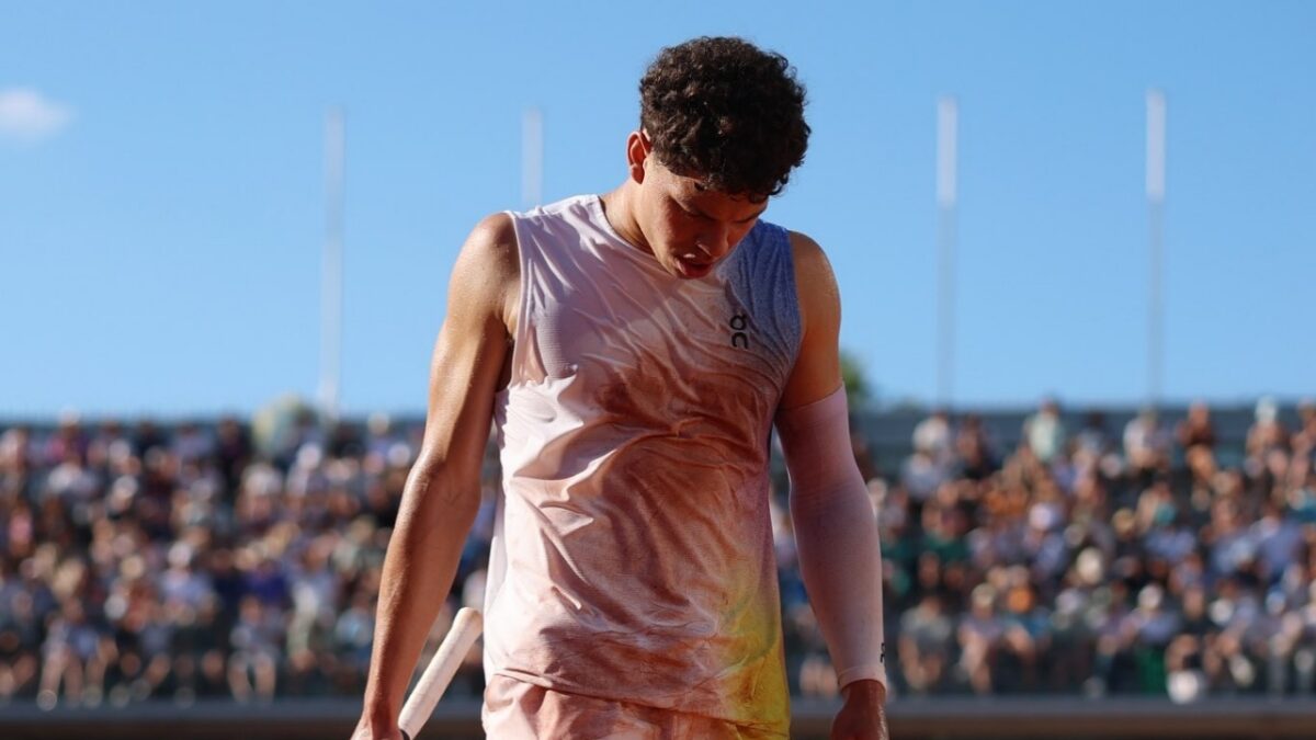 Ben Shelton Ready to 'Cause a lot of Damage' Against Carlos Alcaraz at Roland Garros 1 Ben Shelton (via X)