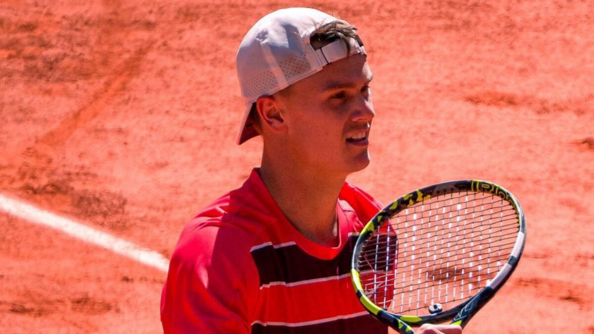 Former British No.1 Reacts to Holger Rune's 'Towel-Gate' Incident with a Fan at the Roland Garros 1 Holger Rune