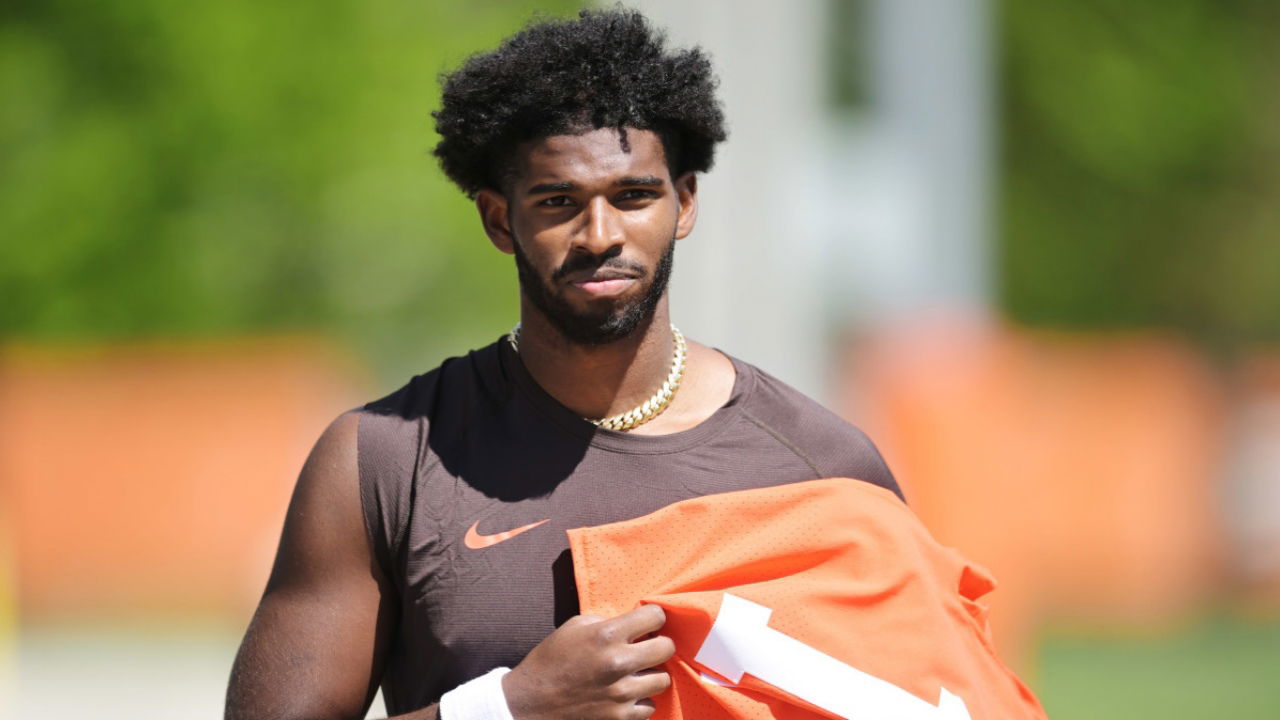 Deion Sanders Rebukes Reports Claiming Shedeur Sanders was “Unprepared” for Giants Pre-Draft Visit