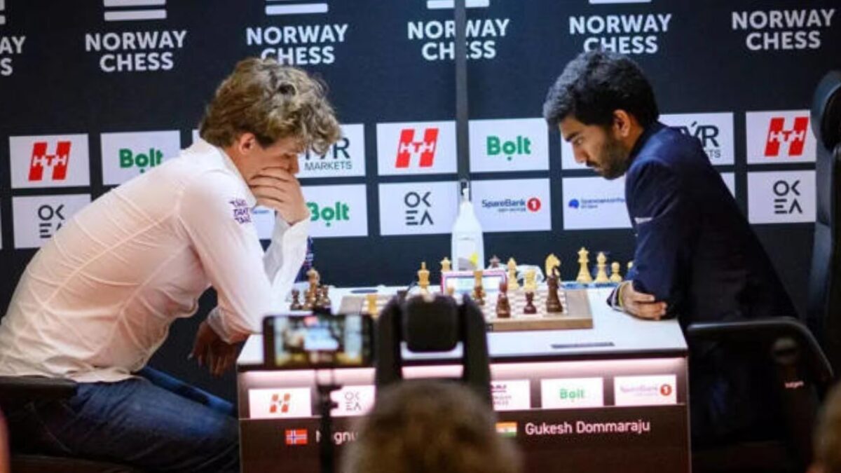(Video) 'Irritated' Magnus Carlsen Bangs Table in Frustration After Losing to Gukesh Dommaraju Leading to Widespread Criticism: "Why Does he Act Like a WWE wrestler?" 1 Gukesh Dommaraju came back from a losing position to win against Magnus Carlsen
