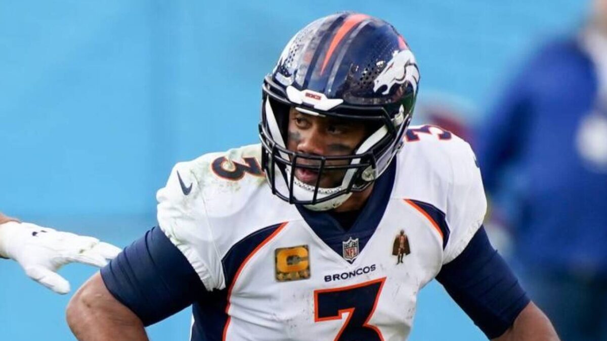 Does Russell Wilson Feel Threatened by Jaxson Dart's Presence in Giants Quarterback Room? 1 Does Russell Wilson Feel Threatened by Jaxson Dart's Presence in Giants Quarterback Room