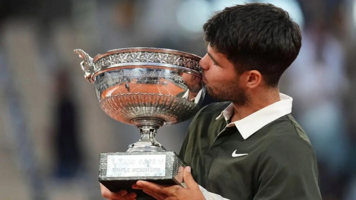 "What we Just Watched?" - Tennis fans Blown Away by the Scintillating Display of Jannik Sinner and Carlos Alcaraz in the Roland Garros Final 1 Carlos Alcaraz