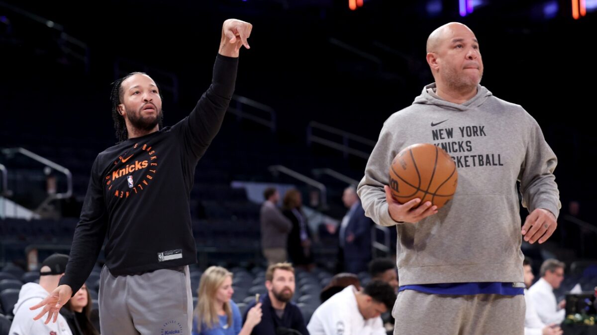 Wild Knicks Conspiracy Sparks as Gilbert Arenas Suspects Jalen Brunson's Father Coaching 1 Jalen Brunson signed with Knicks after his father joined as an assistant
