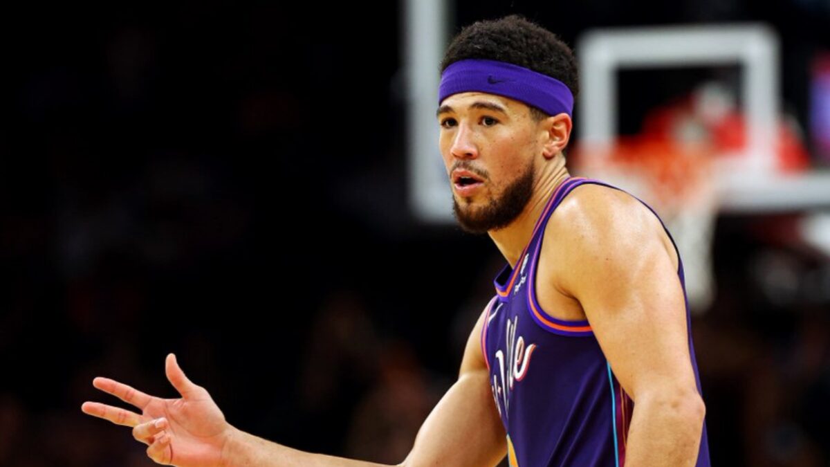 $75 Million Star Devin Booker Surprisingly Claims Streaming Industry Pays Better than NBA 1 Devin Booker 1