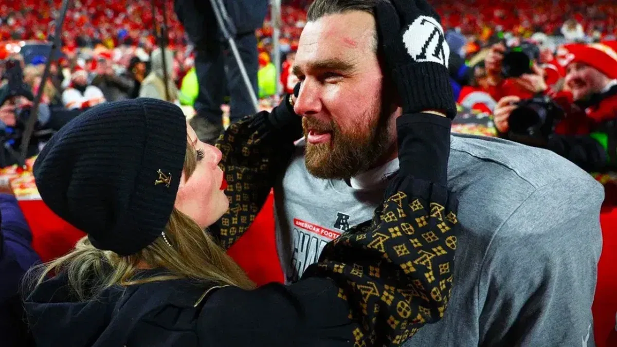 (Video) Taylor Swift's Sweet Shout-Out to Boyfriend Travis Kelce During Children's Mercy Hospital Visit Won the Internet