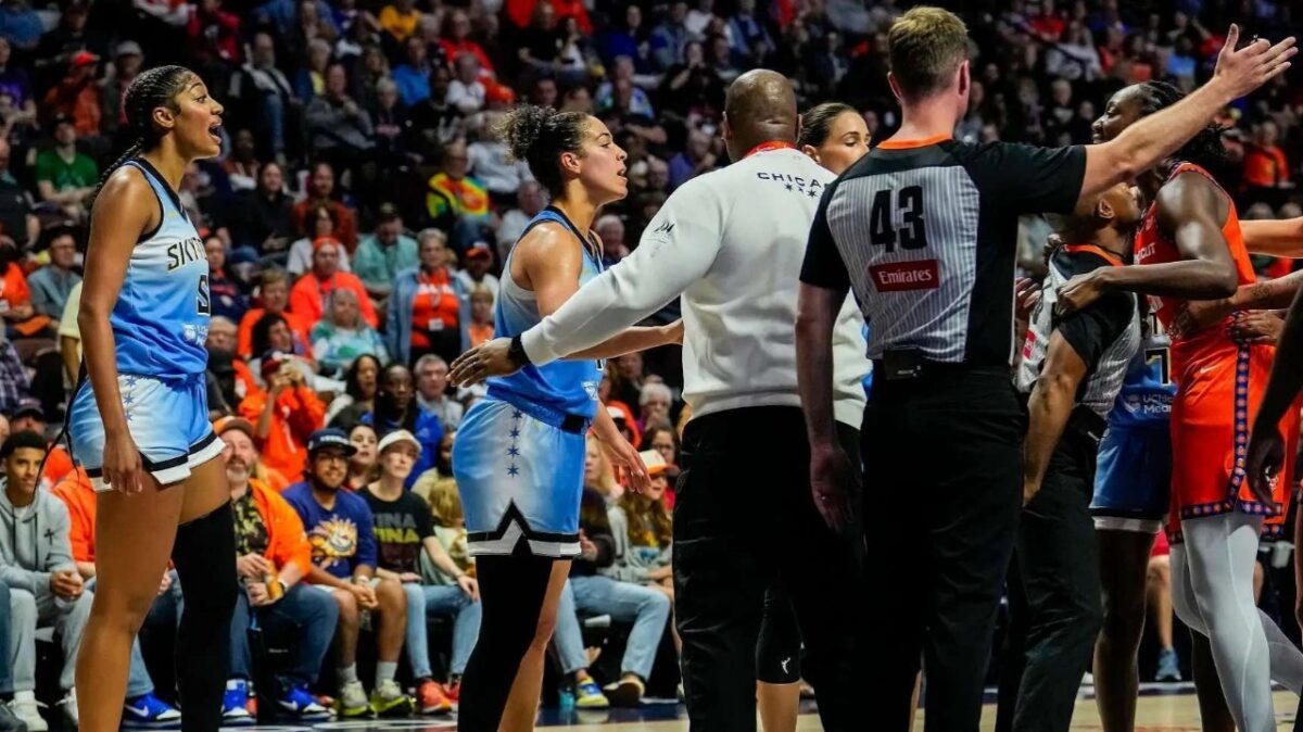 Angel Reese battling against the Connecticut Sun