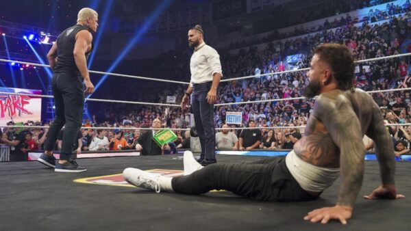 Cody Rhodes’ Surprise Appearance Forces Seth Rollins to Retreat from Assaulting Former World Champion on Raw