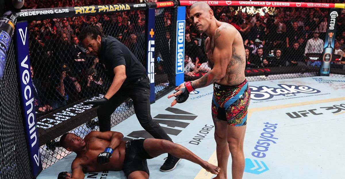Alex Pereira Picks the Winner of Jamahal Hill vs. Khalil Rountree Based on Past Experience 1 Alex Pereira knocking out Jamahal Hill