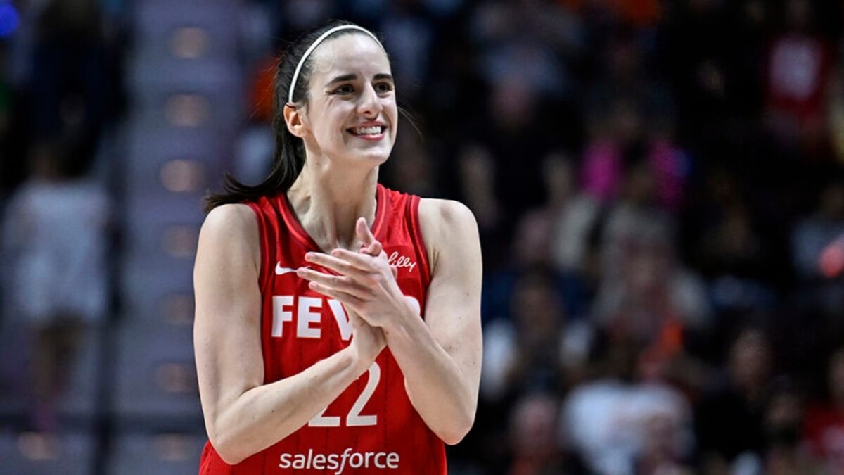 Watch: Caitlin Clark's Candid Reaction as Fever Head Coach Roasts WNBA Referees 1 Caitlin Clark 6