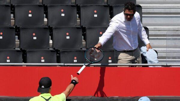 Jakub Mensik Narrowly Avoids Default After Sending his Racket into the Crowd at Queen’s Club