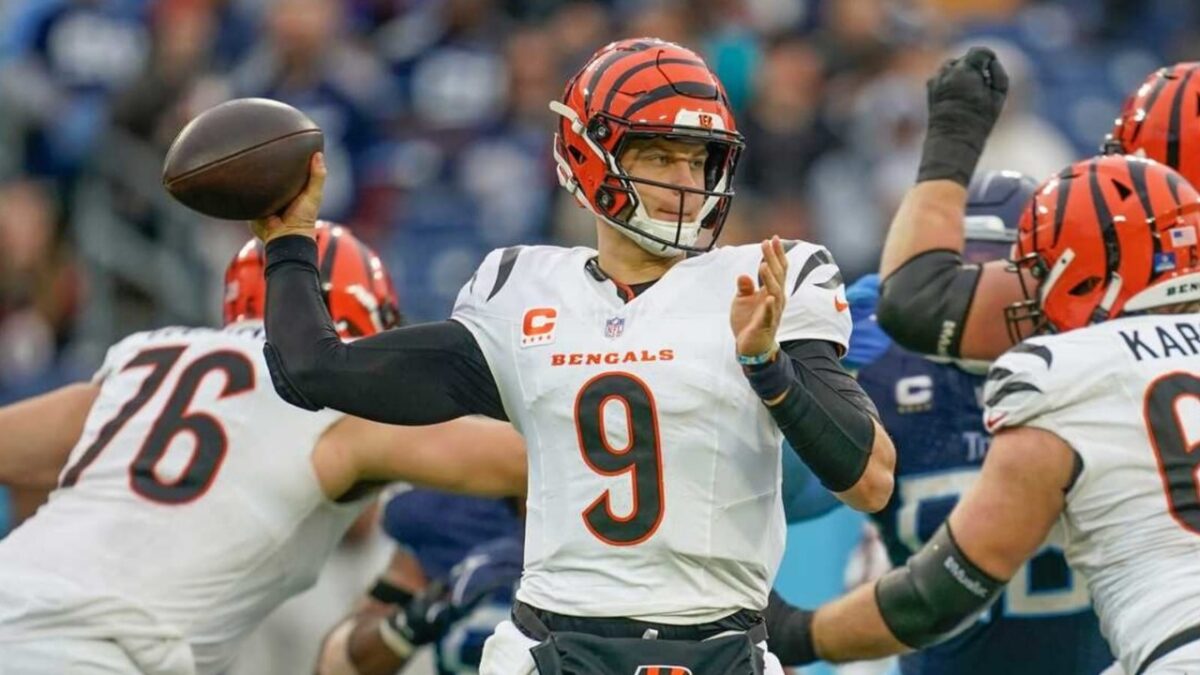 Fans Are Saying the Same Thing About Joe Burrow's Bad Pitches at Fanatics Fest: "This is Utterly Embarrassing" 1 Fans Are Saying the Same Thing About Joe Burrow's Bad Pitches at Fanatics Fest—"This is Utterly Embarrassing"