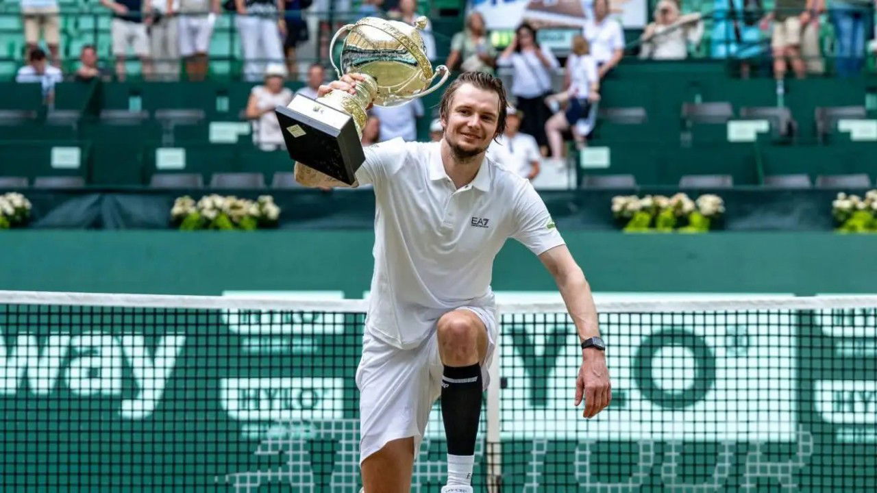 Alexander Bublik Makes Jaw-Dropping Confession About Almost Retiring from Tennis After Wimbledon Last Year