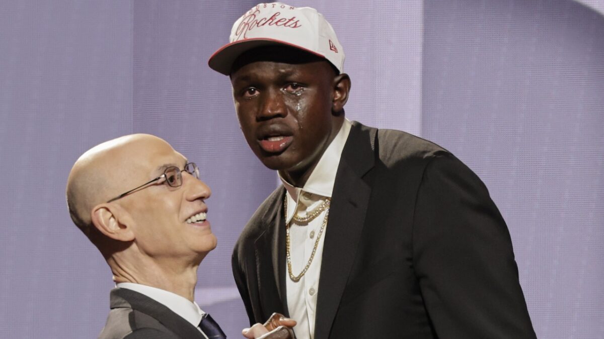 Suns Trading For Lakers Target Mark Williams and Drafting Center at No. 10 Baffles Fans: "What Are The Suns Doing?" 1 Khaman Maluach in tears after being drafted