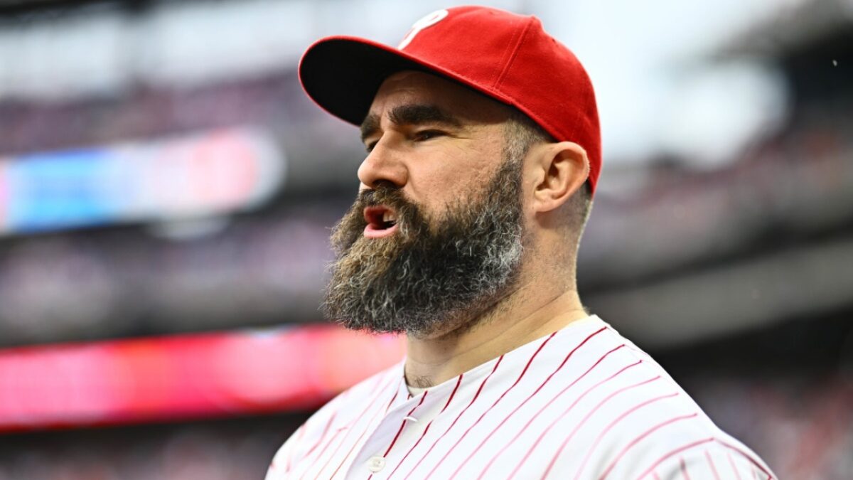 (Video) Kylie Kelce Embraces Yoga Life as Jason Kelce Admits "Hating" It 1 (Video) Kylie Kelce Embraces Yoga Life as Jason Kelce Admits "Hating" It