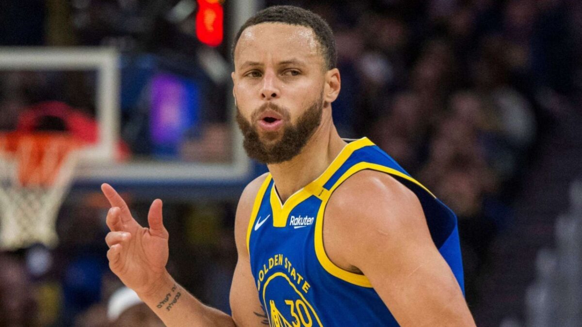 Stephen Curry and Prime Warriors' Most Disrespectful Pre-Game Gesture Revealed by DeMarcus Cousins 1 Stephen Curry