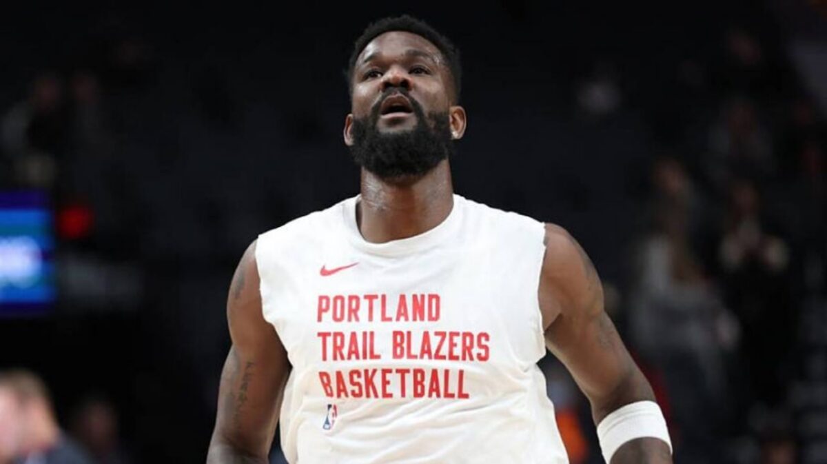 Deandre Ayton Lakers Links Spawn Hilarious NBA Memes Amid LeBron James Trade Rumors 1 DeAndre Ayton