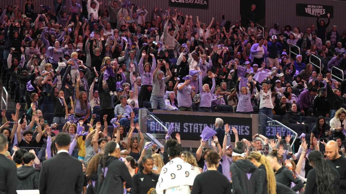 Golden State Valkyries fans