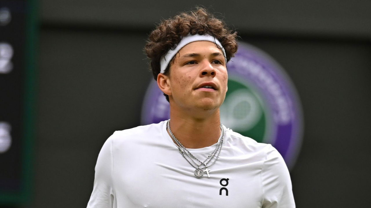 “Absolutely Absurd” – Fans Fume as Wimbledon Play Suspended When Ben Shelton Served for Match